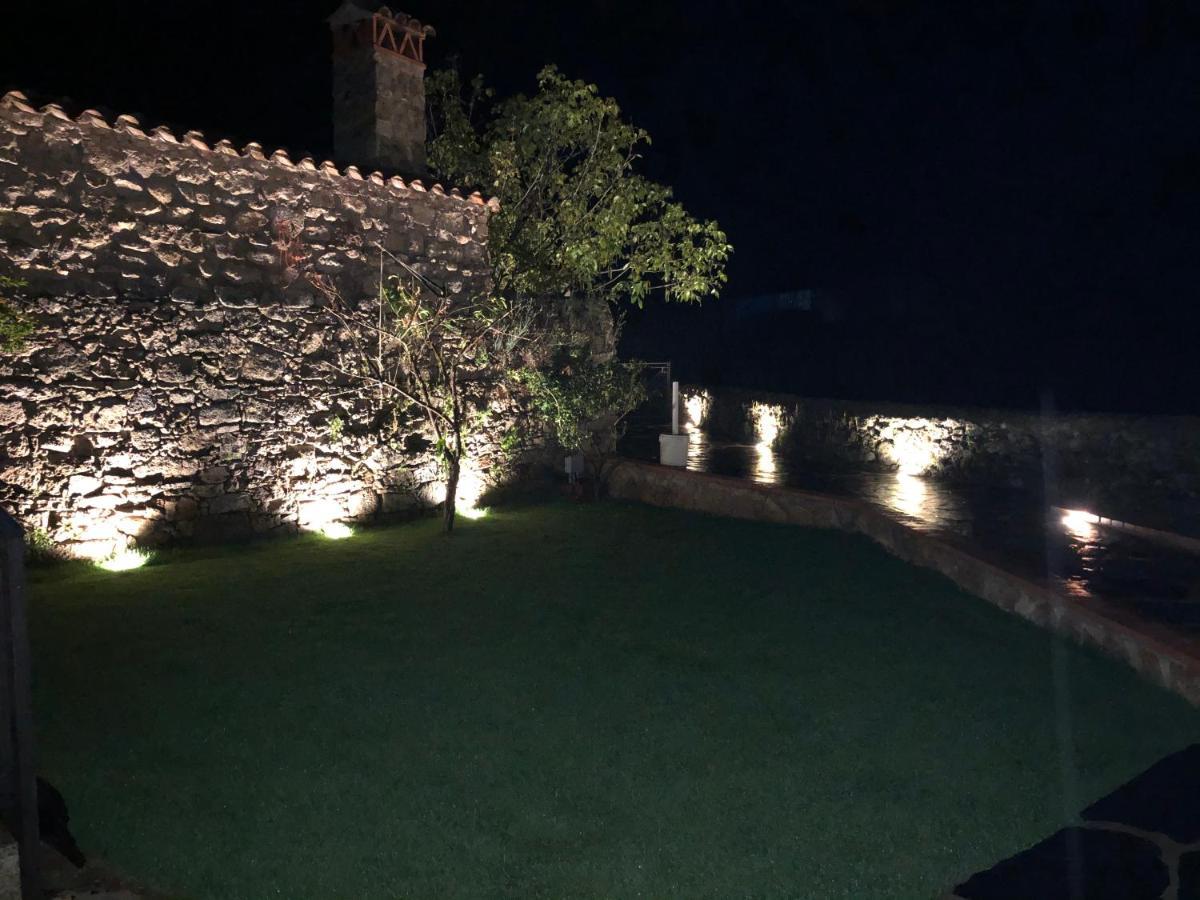 Plasenzuela Casa - Apartamento Rural La Tahona Del Abuelo المظهر الخارجي الصورة